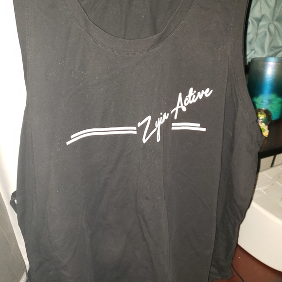 Zyia Tank Top - Picture 3 of 5